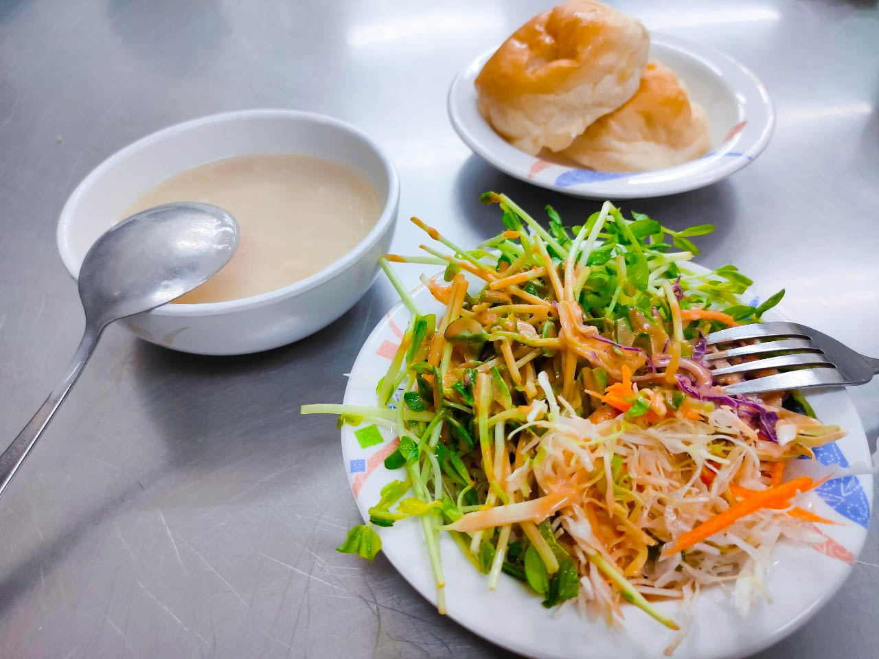 【台中美食】忠孝夜市「老夫子牛排」，百元平價美食吃到飽！