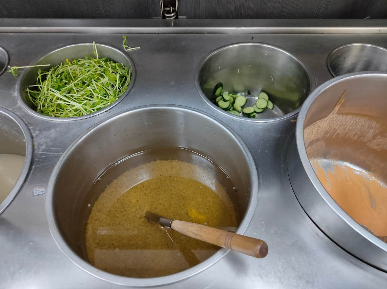 【台中美食】忠孝夜市「老夫子牛排」，百元平價美食吃到飽！