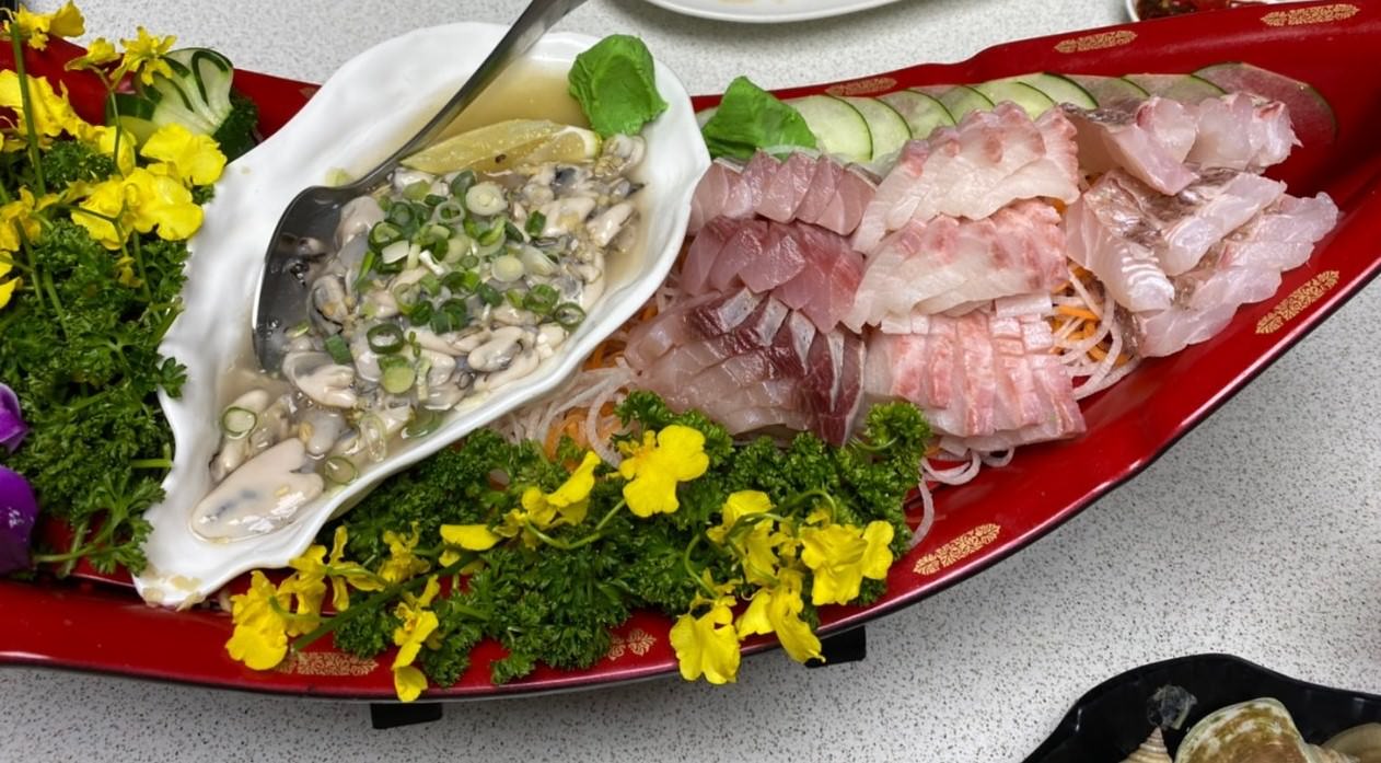 【澎湖美食】海膽控必吃!無菜單生猛海鮮,澎湖最狂「阿華漁村海鮮料理」 - 第2張圖 【澎湖美食】海膽控必吃!無菜單生猛海鮮,澎湖最狂「阿華漁村海鮮料理」