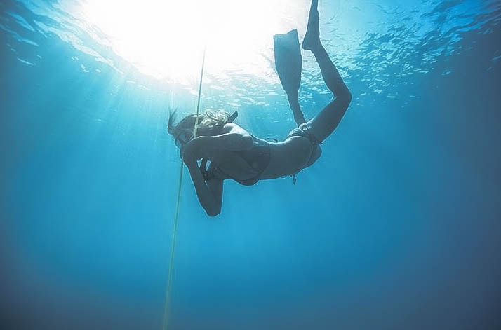 【自潛】好想當人魚！旱鴨子一圓自由潛水夢